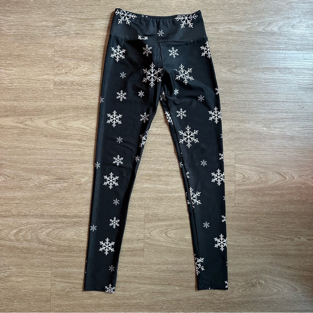 Snowflake Winter Leggings